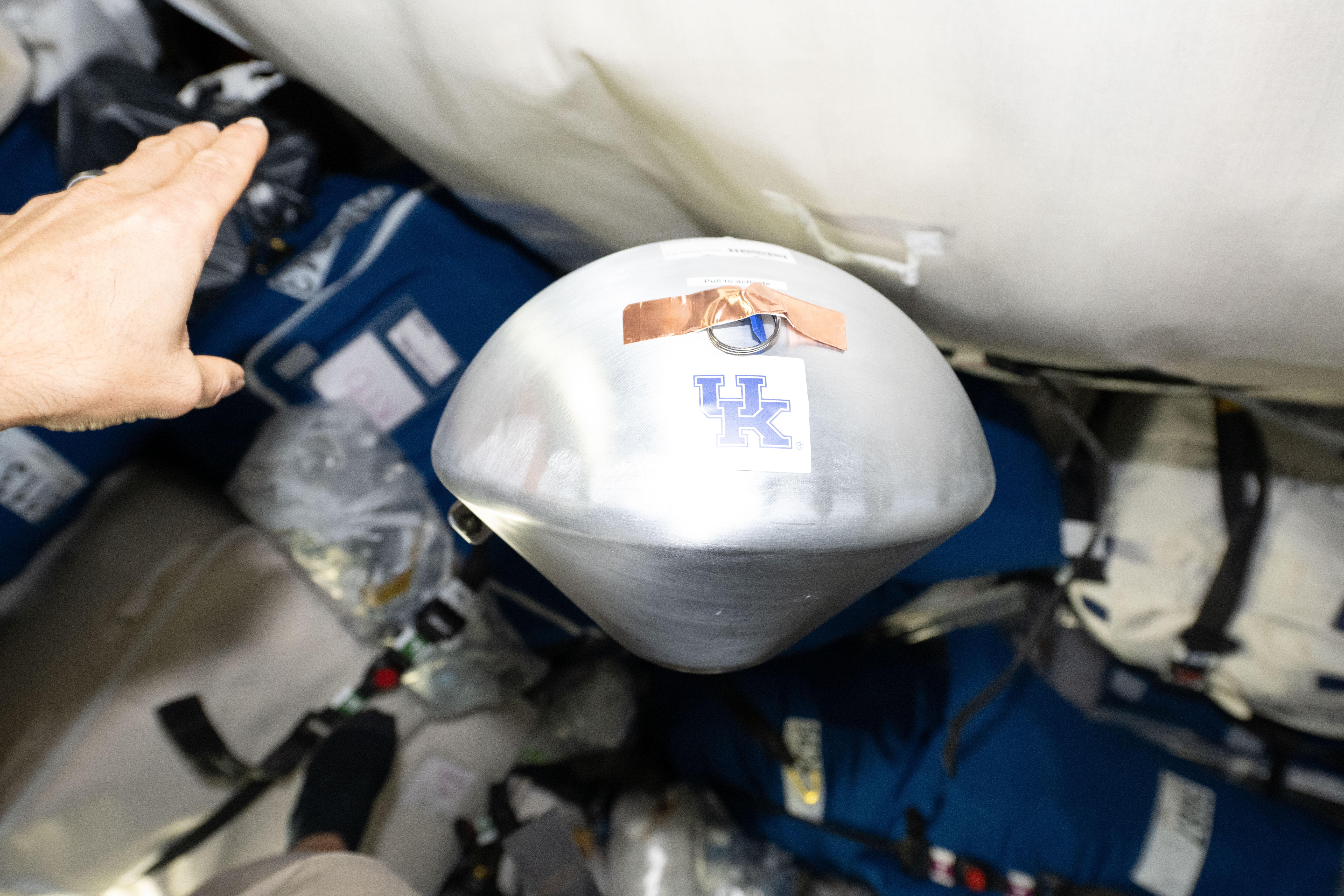 NASA, çöpleri yakarak yeni nesil ısı kalkanlarını test ediyor