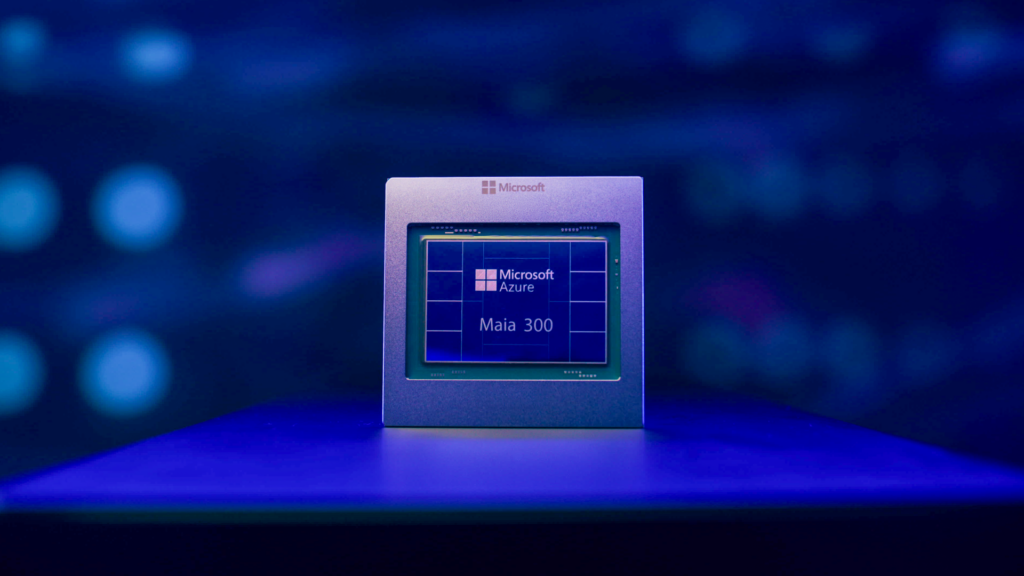 Microsoft, Azure Maia sistemini gigawatt ölçeğine taşıyor: Maia 200 üretimde, Maia 300 2027'de geliyor