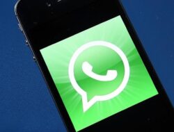 WhatsApp Terbaru: Reaksi Chat Pakai Stiker & Emoji!
