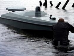 Drone Ukraina Hancurkan Jet Tempur Rusia: Rekor Dunia