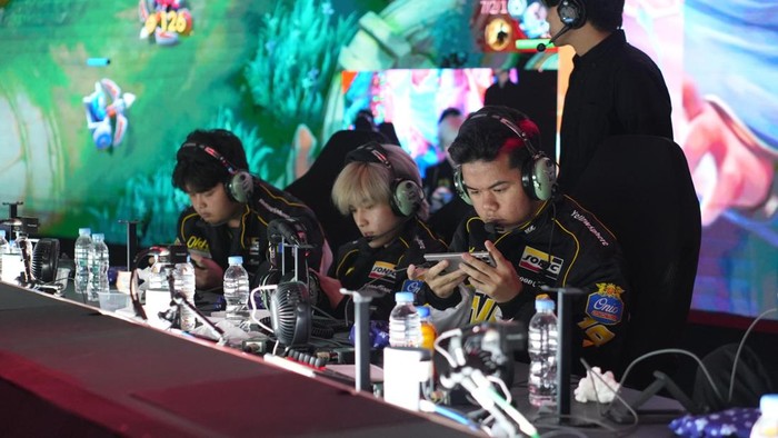 Saksikan! Duel Epic Onic vs RRQ Hoshi MPL ID S15
