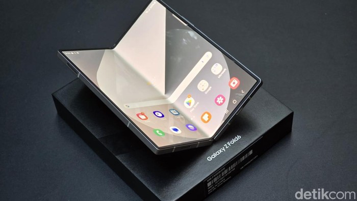 Samsung Galaxy Z Fold 7: Layar Lipat Tertipis, Rekor Baru?